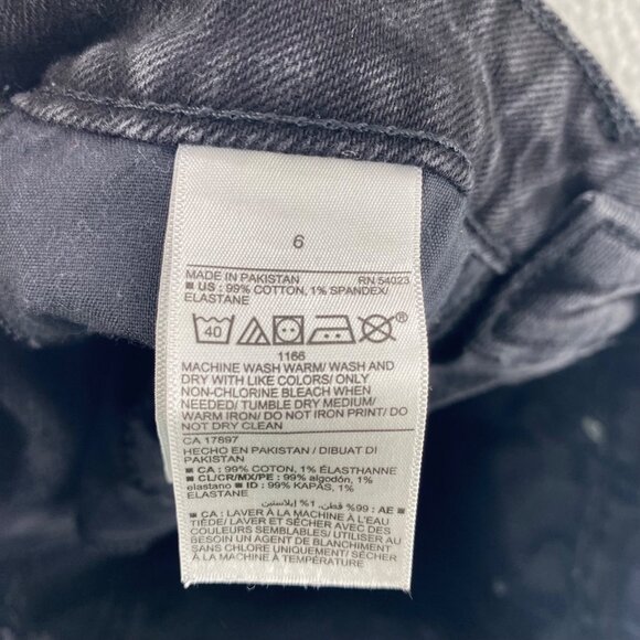 Old Navy Shorts Womens 6 Black OG Denim Cuffed Jeans Slimming Stretch Everyday - Picture 6 of 11